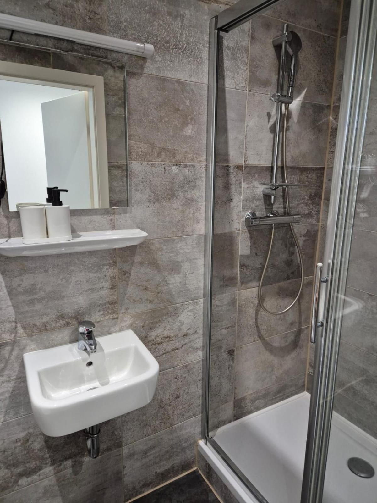 Hotel La Station Люксембург Екстериор снимка