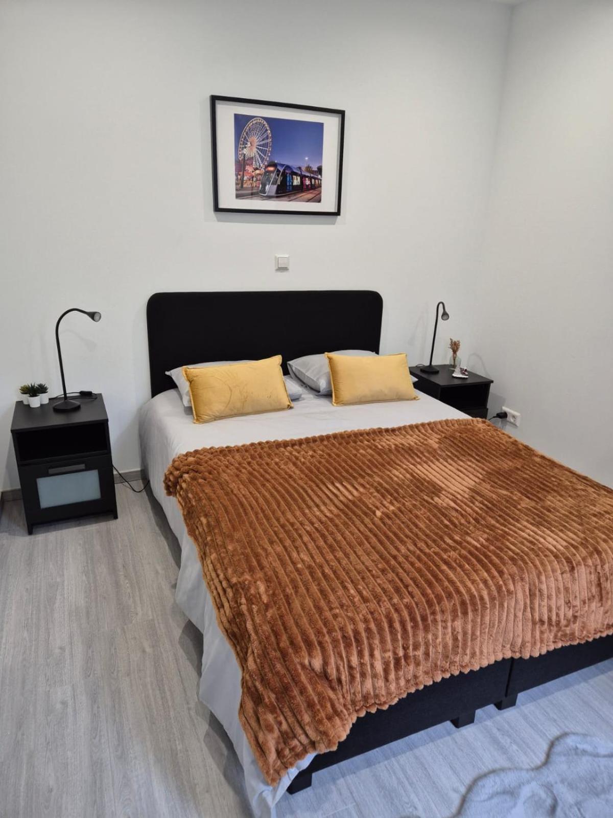 Hotel La Station Люксембург Екстериор снимка