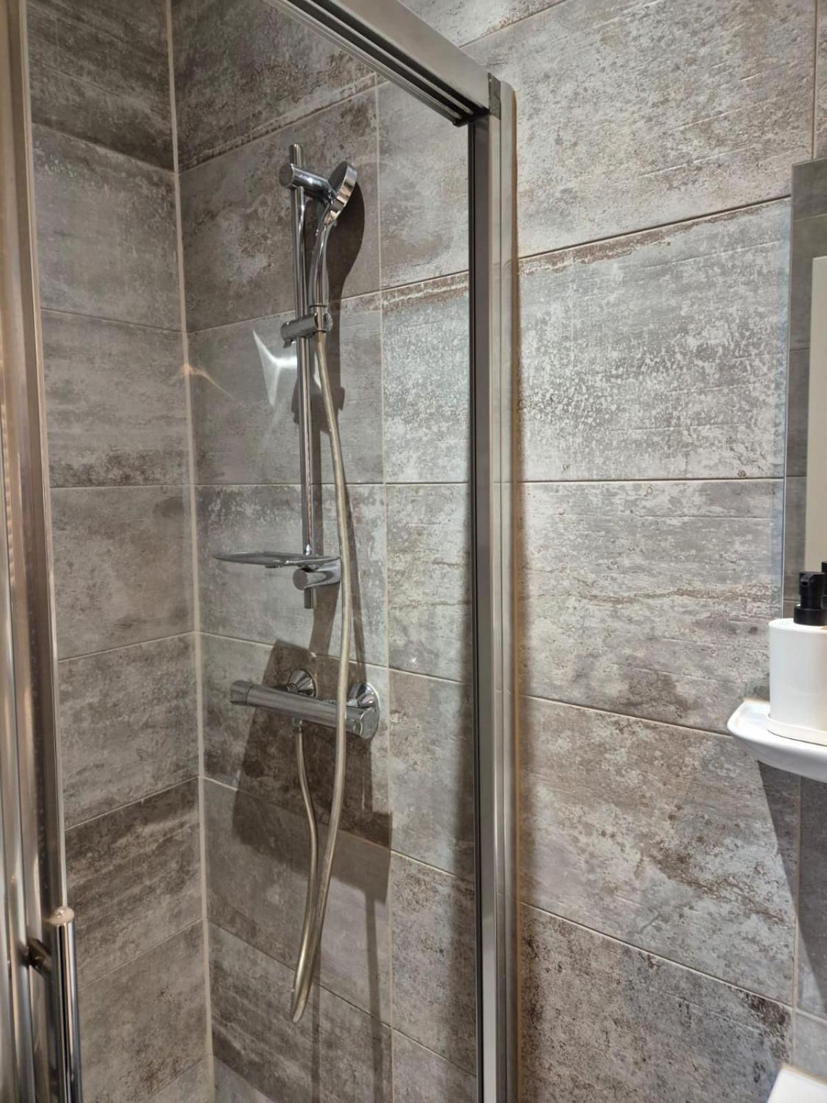 Hotel La Station Люксембург Екстериор снимка